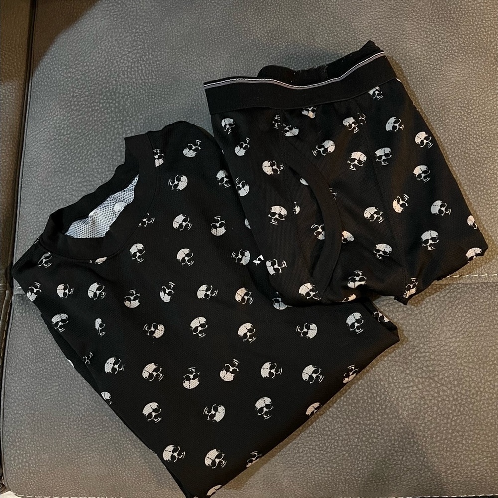 XTEK boys thermal underwear, black with skulls, 12/14